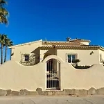 Elena Villa