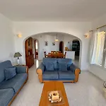 Elena Villa *