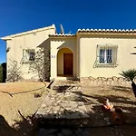 Elena Villa *