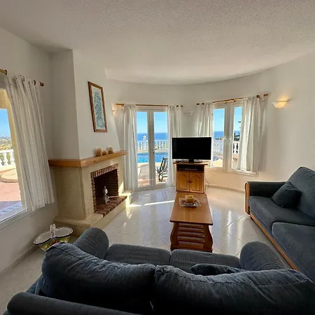 Elena * 贝尼塔切利