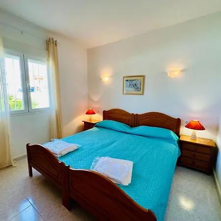 Elena * 贝尼塔切利