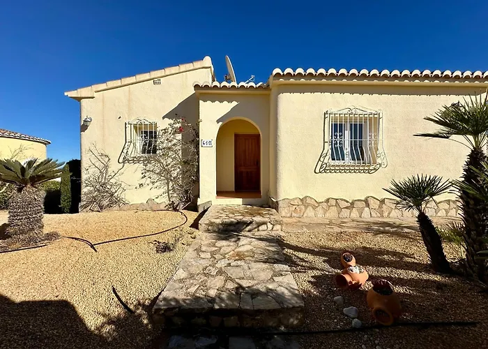 Elena Villa *